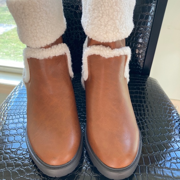 JF NWOT slip on faux fur top chunky heel boots - Picture 7 of 14